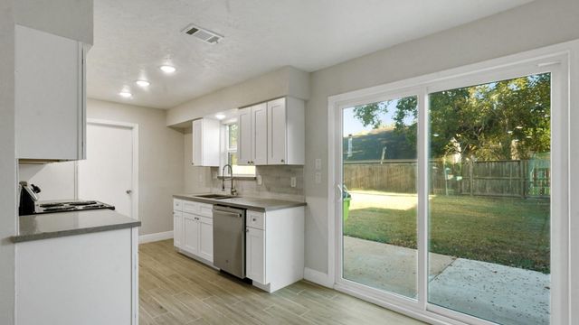 1223 Gentle Bend Drive, Missouri City, TX 77489