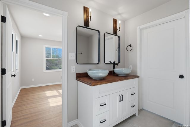 608 Labor, San Antonio, TX 78210