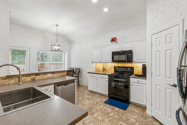 2017 Kenny Court, Lewisville, TX 75067