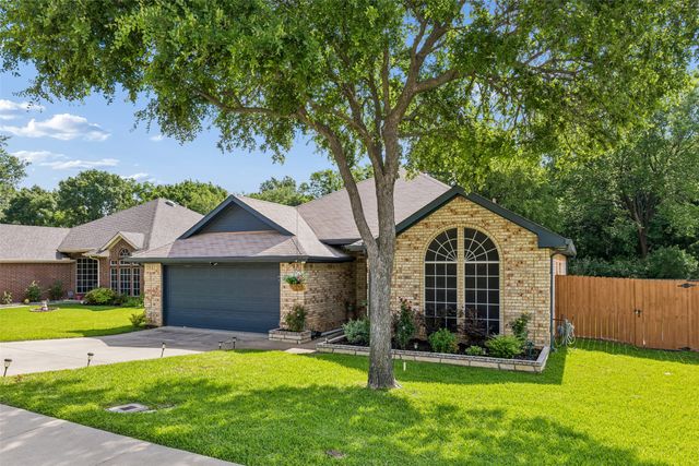 2017 Kenny Court, Lewisville, TX 75067