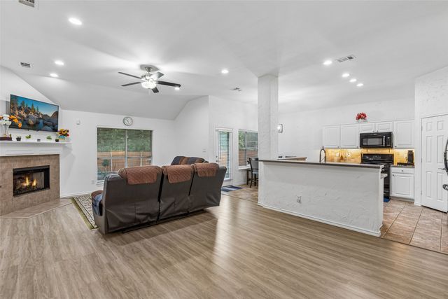 2017 Kenny Court, Lewisville, TX 75067