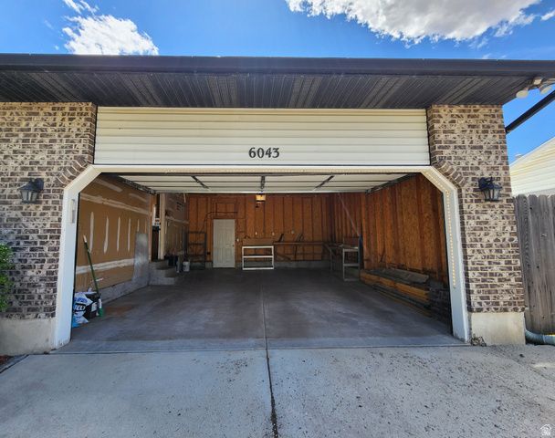6043 W PARKHAM WAY, Kearns, UT 84118