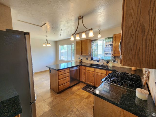 6043 W PARKHAM WAY, Kearns, UT 84118