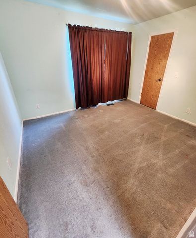 6043 W PARKHAM WAY, Kearns, UT 84118