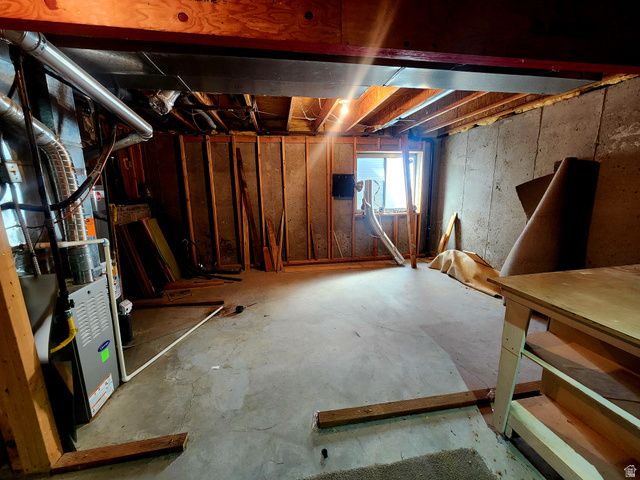 6043 W PARKHAM WAY, Kearns, UT 84118