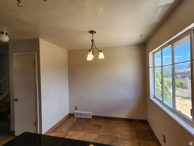 6043 W PARKHAM WAY, Kearns, UT 84118