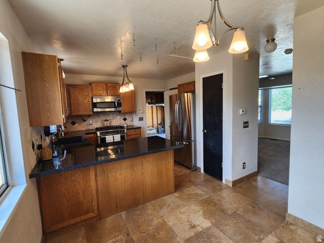 6043 W PARKHAM WAY, Kearns, UT 84118