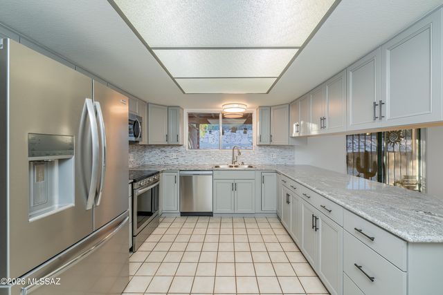 4661 N Camino De Oeste, Tucson, AZ 85745