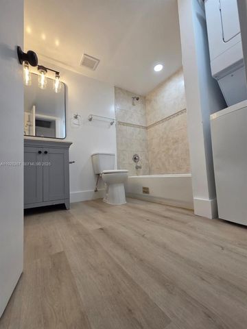 10023 Winding Lake Rd 104, Sunrise, FL 33351