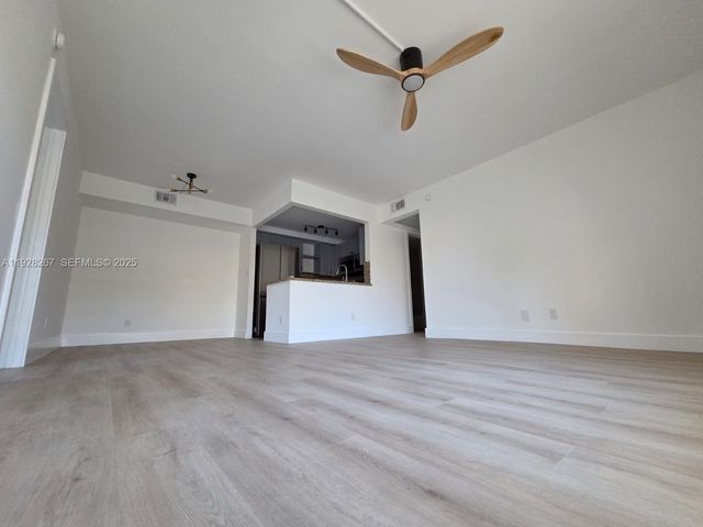 10023 Winding Lake Rd 104, Sunrise, FL 33351