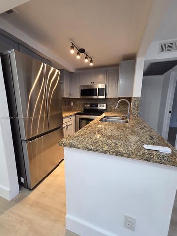 10023 Winding Lake Rd 104, Sunrise, FL 33351