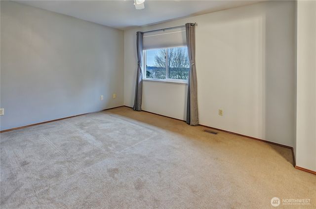 21211 95th Court S, Kent, WA 98031