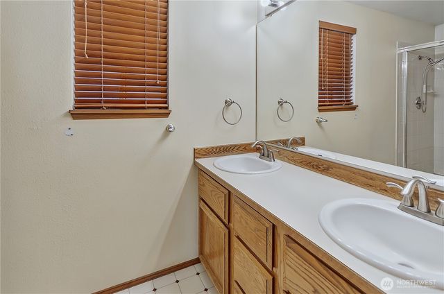 21211 95th Court S, Kent, WA 98031