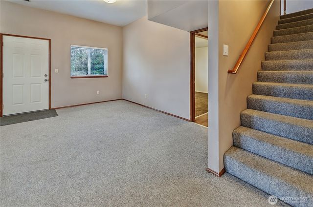 21211 95th Court S, Kent, WA 98031