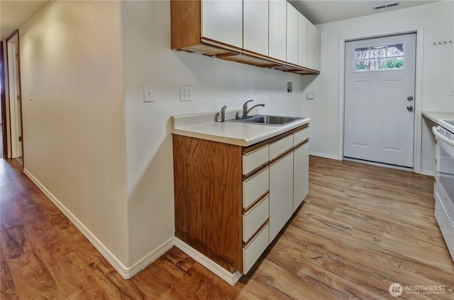 21211 95th Court S, Kent, WA 98031