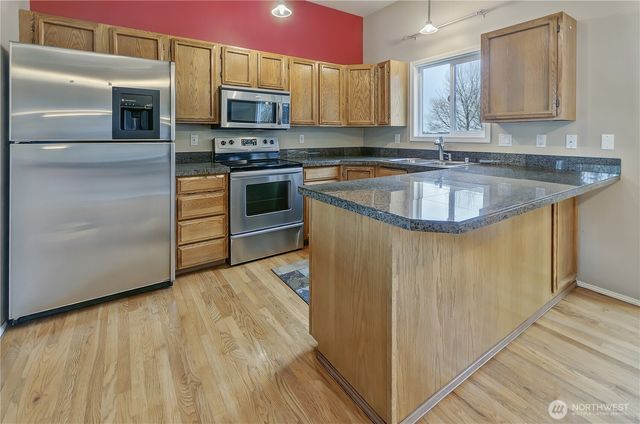 21211 95th Court S, Kent, WA 98031