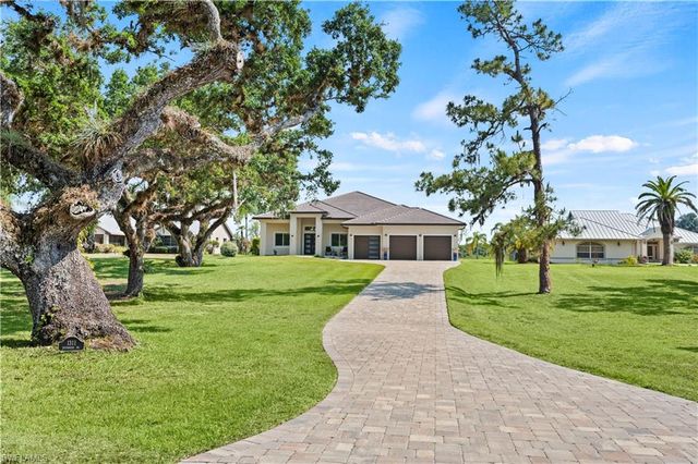 1311 Riverbend DR, Labelle, FL 33935
