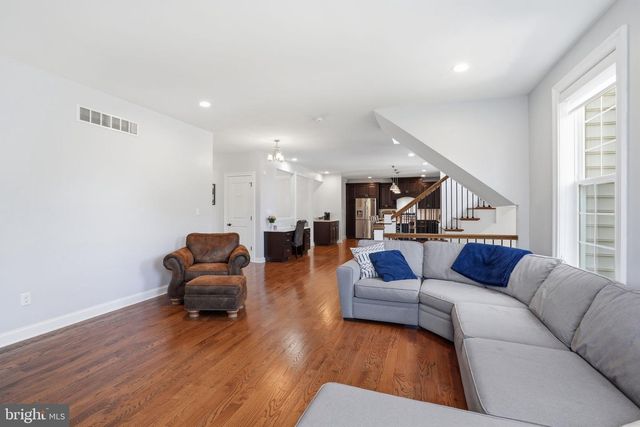 9 WALNUT WAY, Langhorne, PA 19047