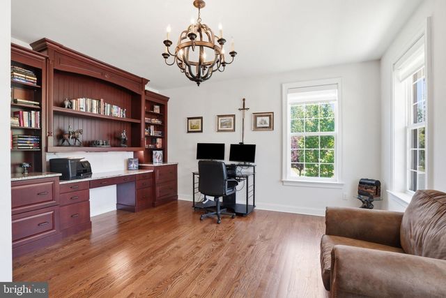 9 WALNUT WAY, Langhorne, PA 19047