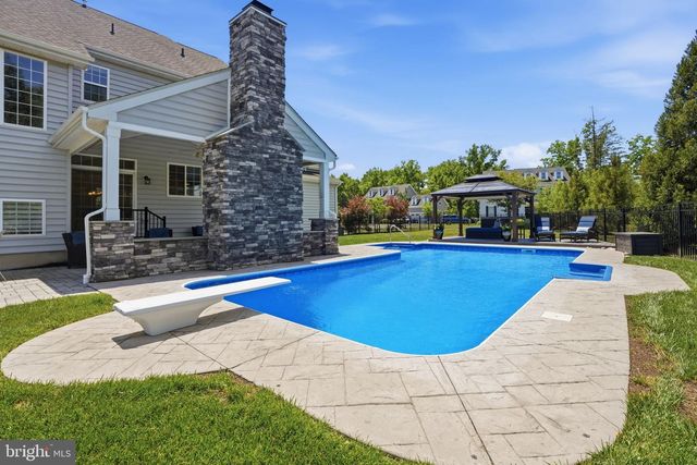 9 WALNUT WAY, Langhorne, PA 19047