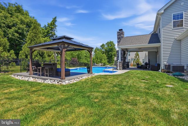 9 WALNUT WAY, Langhorne, PA 19047