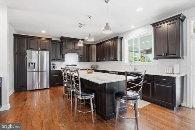 9 WALNUT WAY, Langhorne, PA 19047