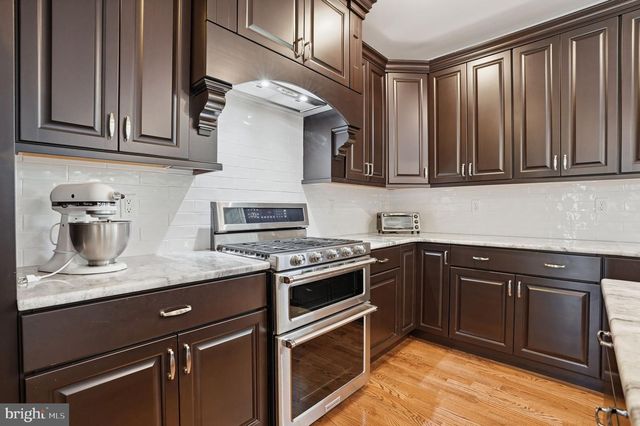 9 WALNUT WAY, Langhorne, PA 19047