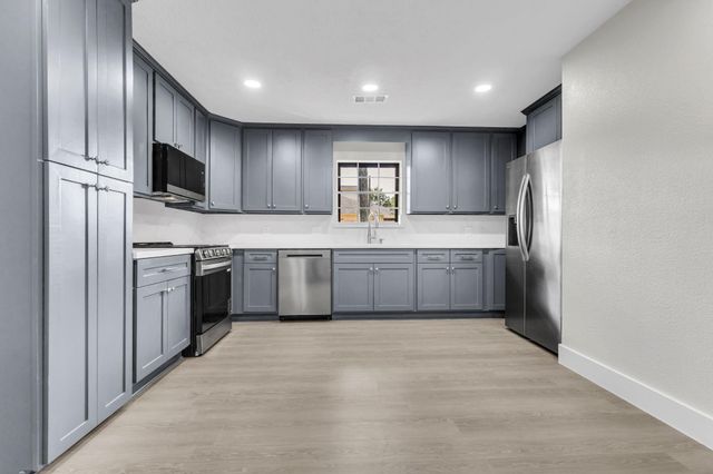 617 Baywood Drive, Seabrook, TX 77586