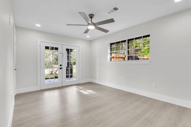 617 Baywood Drive, Seabrook, TX 77586