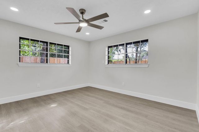 617 Baywood Drive, Seabrook, TX 77586