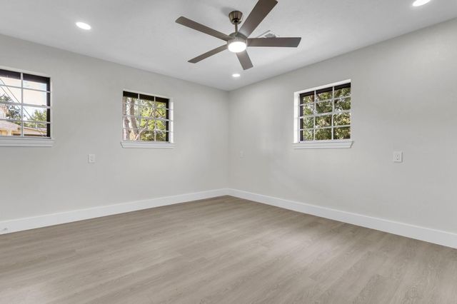 617 Baywood Drive, Seabrook, TX 77586