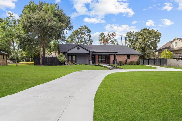 617 Baywood Drive, Seabrook, TX 77586