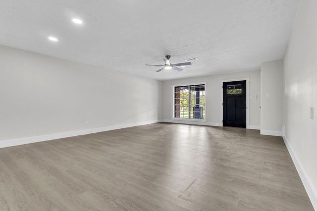 617 Baywood Drive, Seabrook, TX 77586