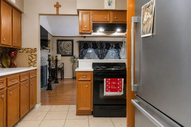 10323 Sageyork Drive, Houston, TX 77089