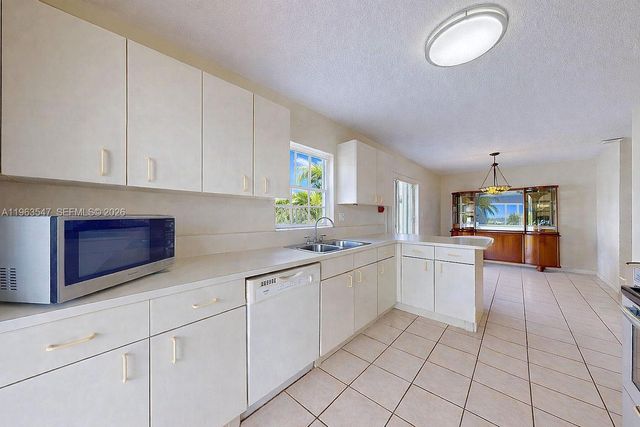 6322 SW 112th Pl, Miami, FL 33173