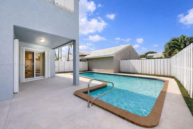 6322 SW 112th Pl, Miami, FL 33173