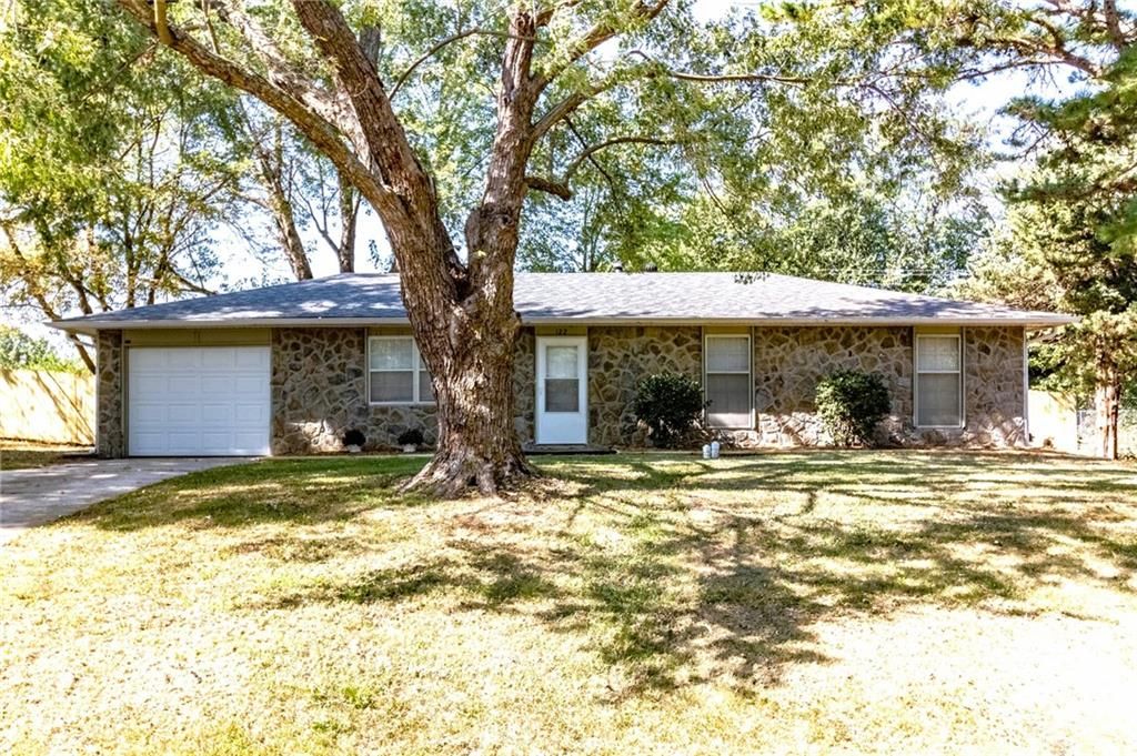 122 SE 411th Road, Warrensburg, MO 64093