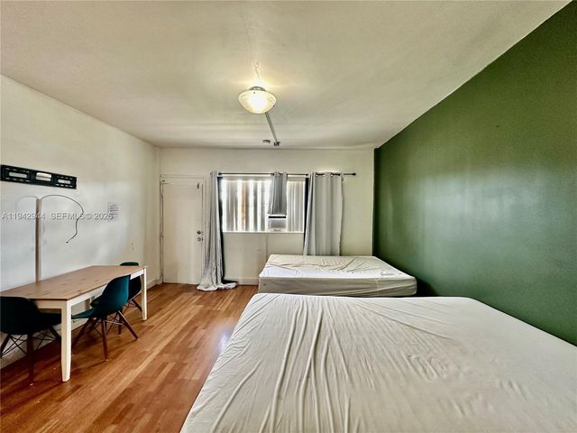 26 Diplomat Pkwy 2368, Hallandale Beach, FL 33009