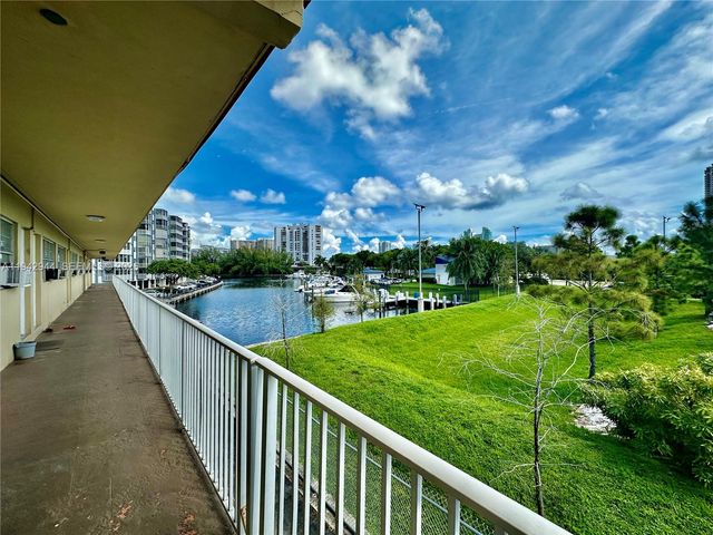 26 Diplomat Pkwy 2368, Hallandale Beach, FL 33009