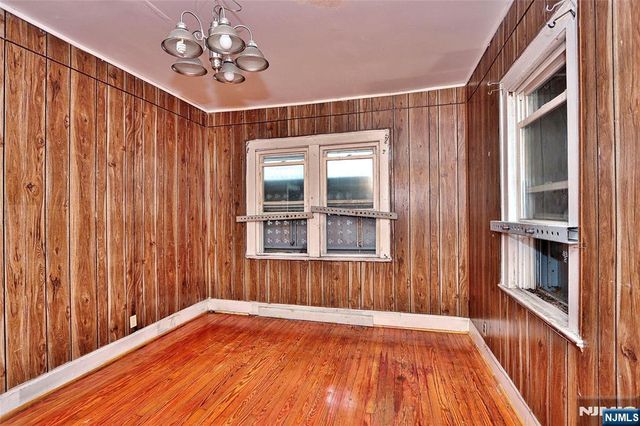 27-29 Oak Street, Paterson, NJ 07501