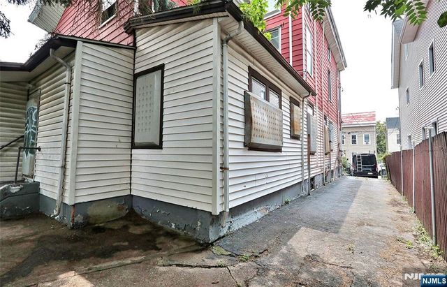 27-29 Oak Street, Paterson, NJ 07501