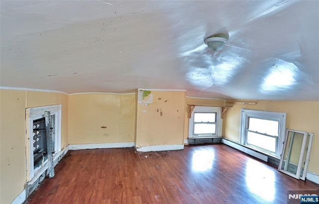 27-29 Oak Street, Paterson, NJ 07501