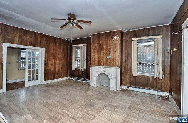 27-29 Oak Street, Paterson, NJ 07501