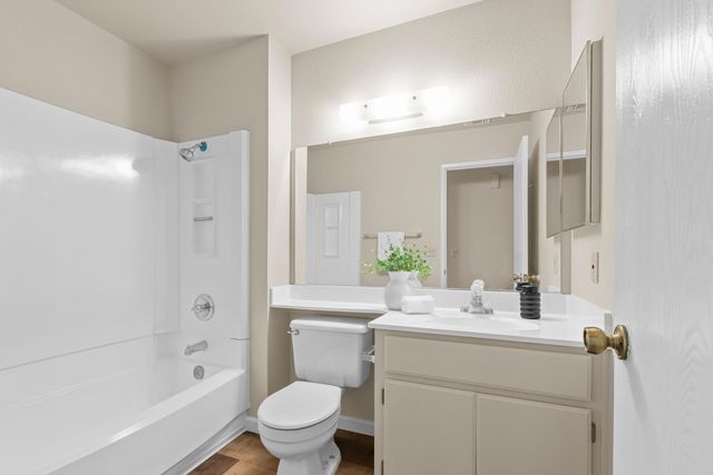 5925 Creighton Way, Sacramento, CA 95842