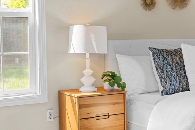 5925 Creighton Way, Sacramento, CA 95842