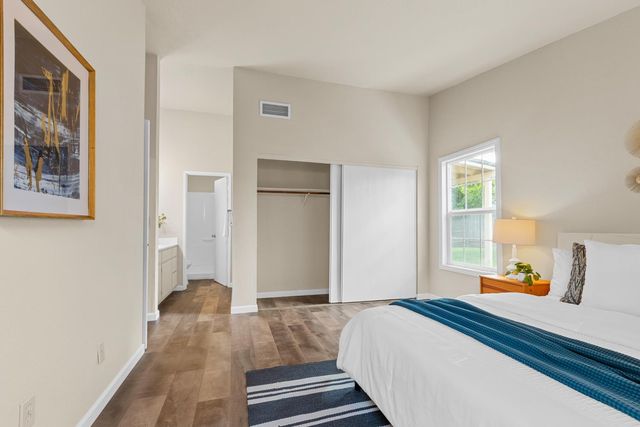 5925 Creighton Way, Sacramento, CA 95842