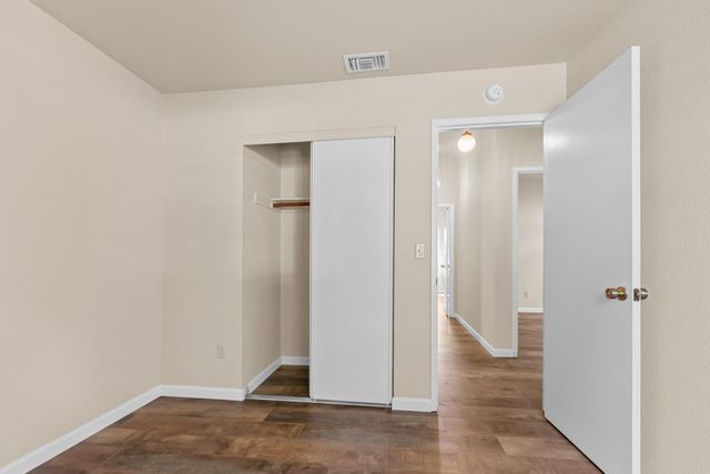 5925 Creighton Way, Sacramento, CA 95842