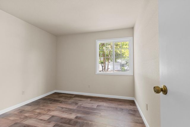 5925 Creighton Way, Sacramento, CA 95842