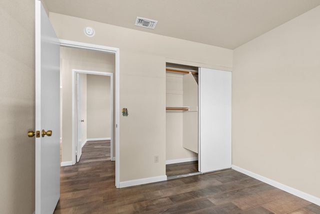 5925 Creighton Way, Sacramento, CA 95842