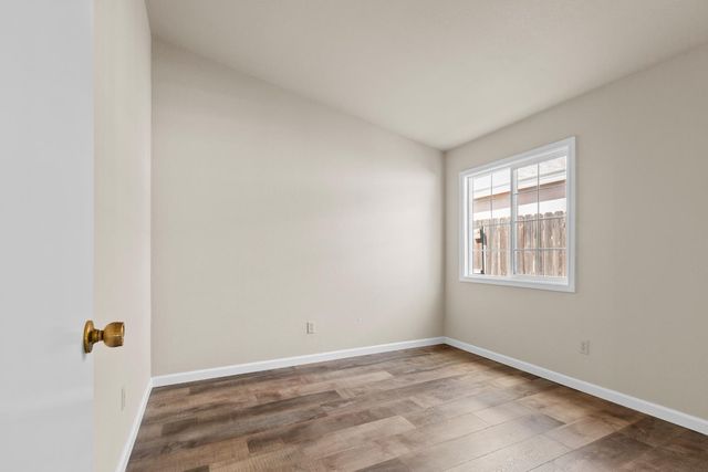 5925 Creighton Way, Sacramento, CA 95842